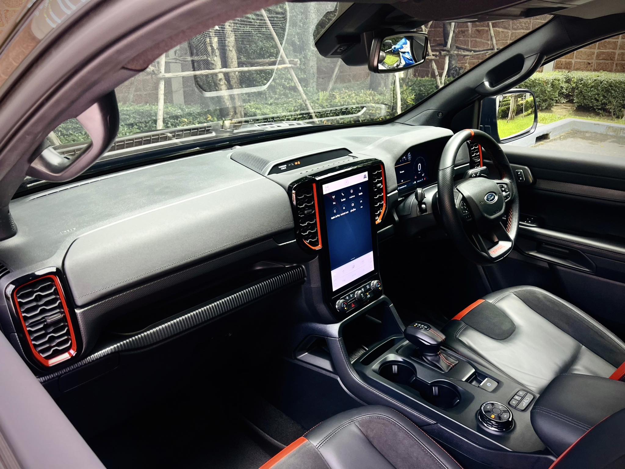 Ford Raptor รุ่นใหม่ล่าสุด หมื่นโล อย่ากระพริบตา (รูปที่ 24)