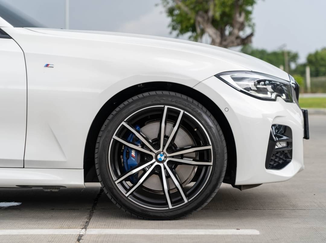 2020 BMW 330e M-Sport สีขาว (รูปที่ 14)