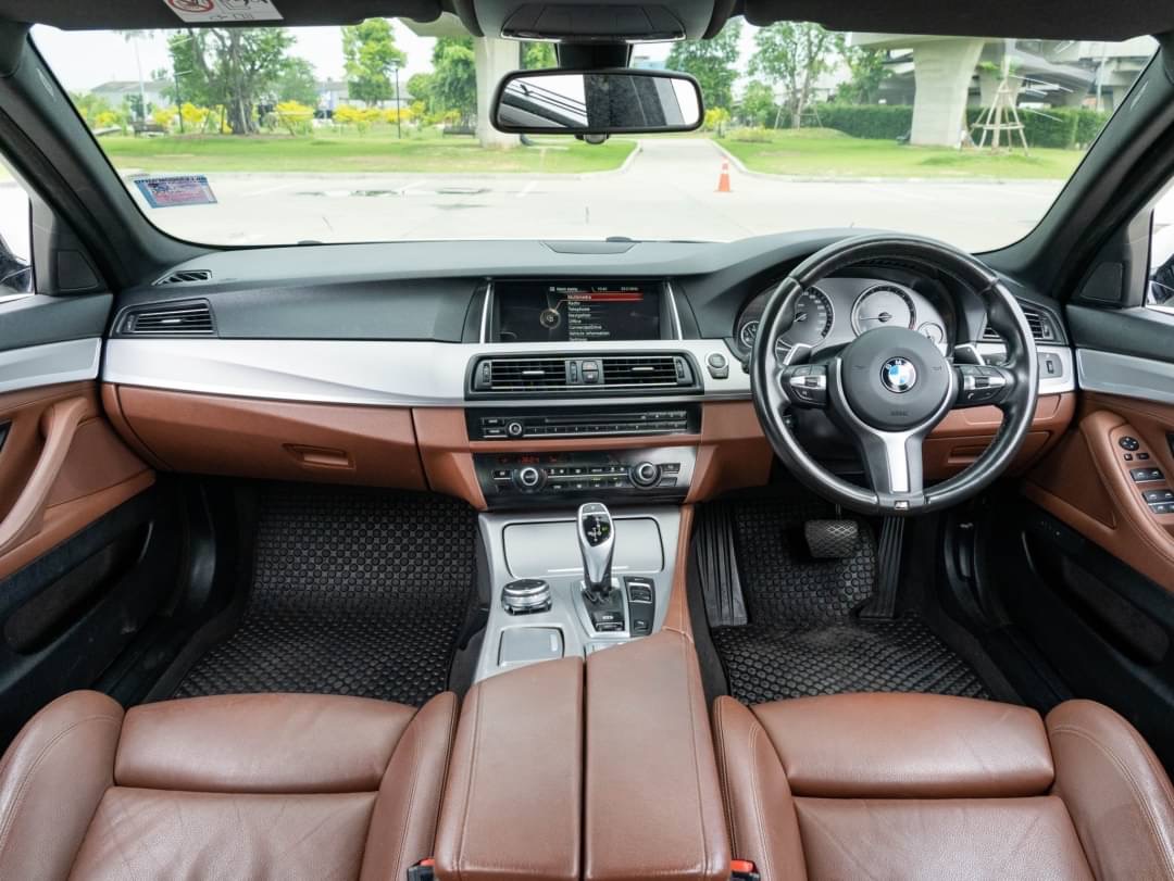 2016 BMW 528i M SPORT F10 สีขาว (รูปที่ 13)