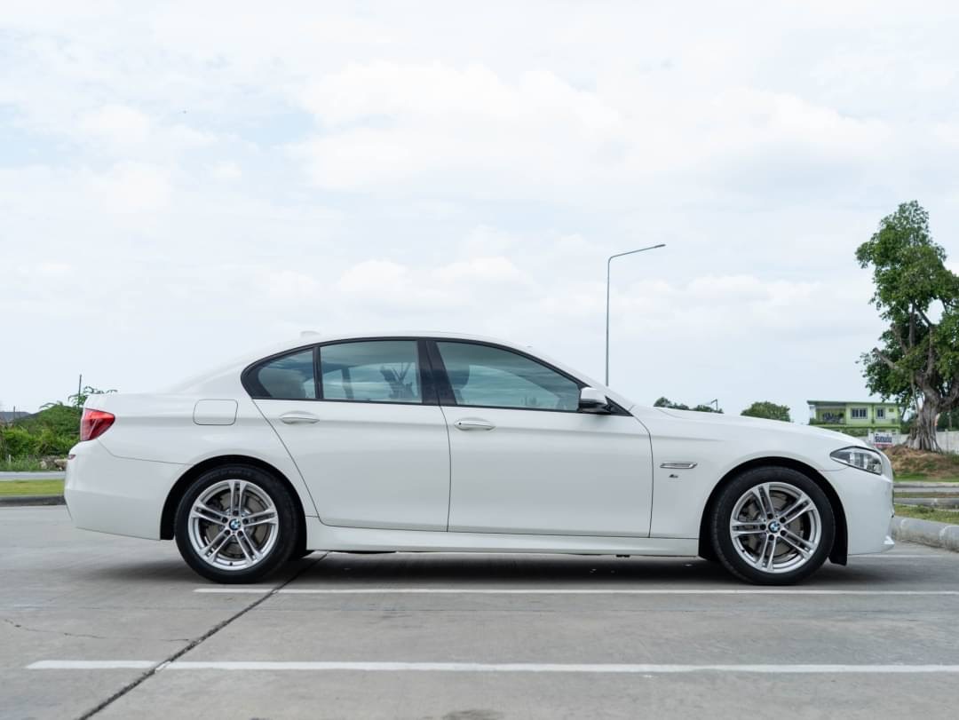 2016 BMW 528i M SPORT F10 สีขาว