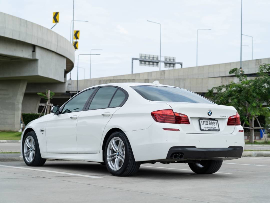 2016 BMW 528i M SPORT F10 สีขาว