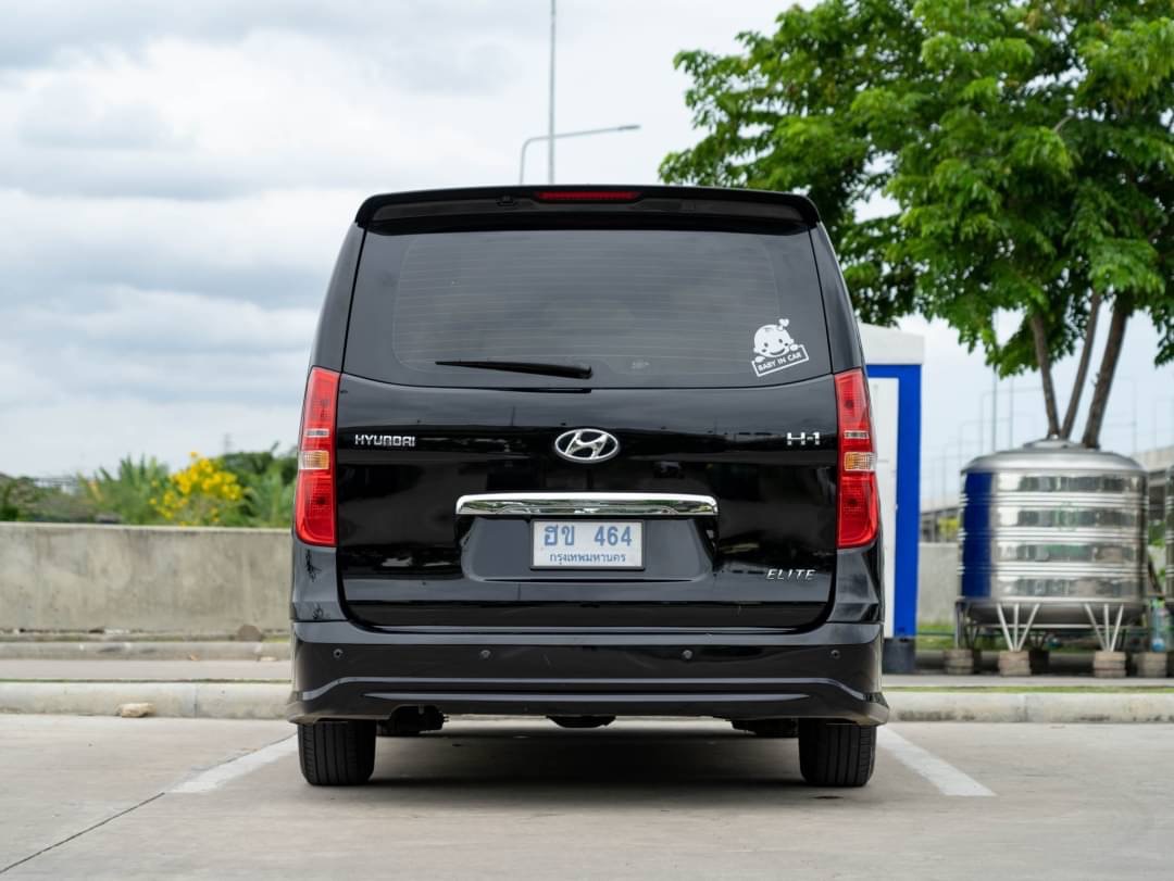 2018 Hyundai H-1 สีดำ