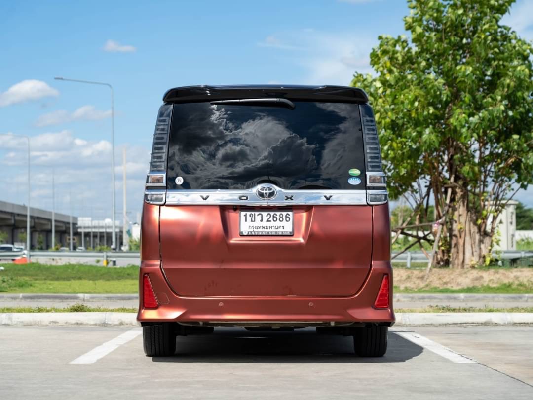 2021 Toyota Voxy สีส้ม (รูปที่ 6)