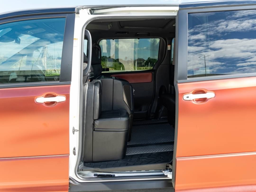 2021 Toyota Voxy สีส้ม (รูปที่ 19)