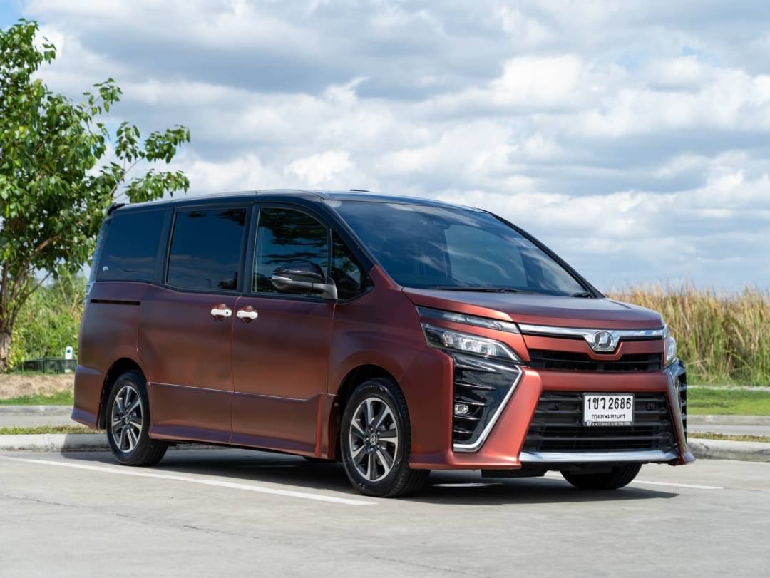 2021 Toyota Voxy สีส้ม (รูปที่ 3)