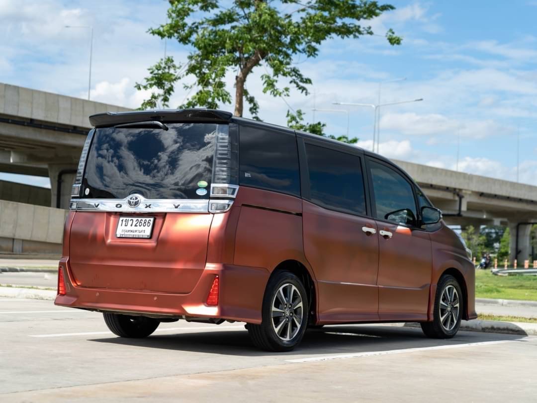 2021 Toyota Voxy สีส้ม (รูปที่ 8)