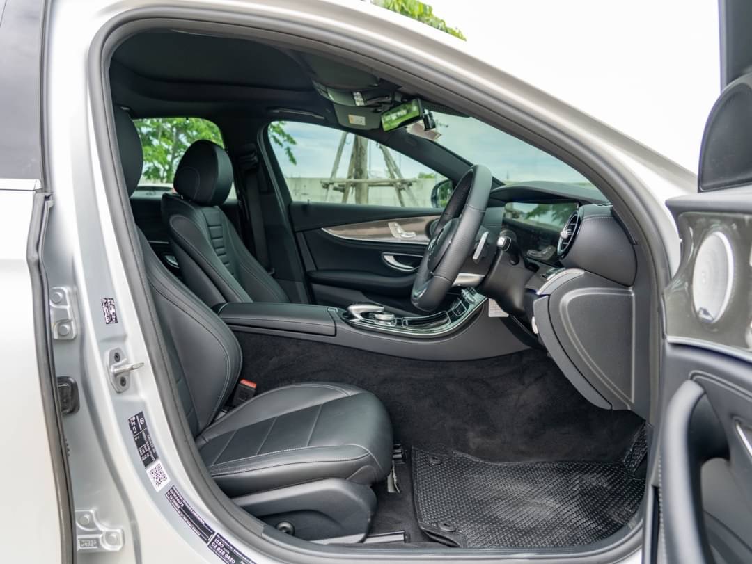 2019 Mercedes-Benz E-Class W213 E300e สีเงิน (รูปที่ 10)