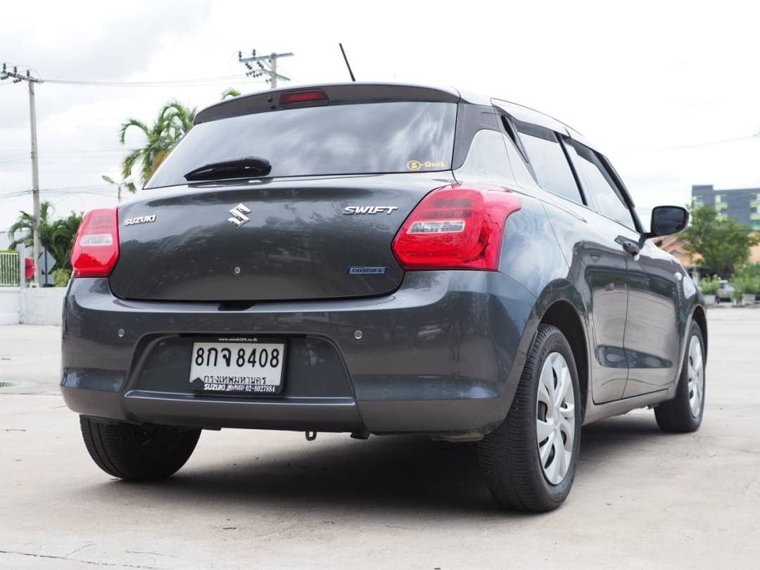 2018 Suzuki Swift สีเทา (รูปที่ 17)