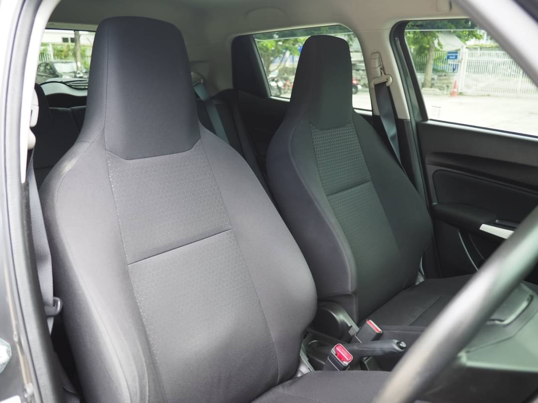 2018 Suzuki Swift สีเทา (รูปที่ 5)