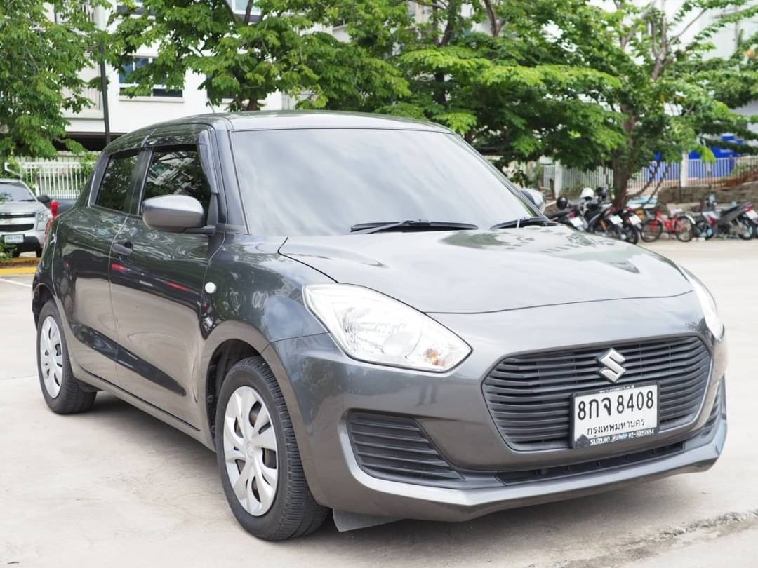 2018 Suzuki Swift สีเทา (รูปที่ 4)