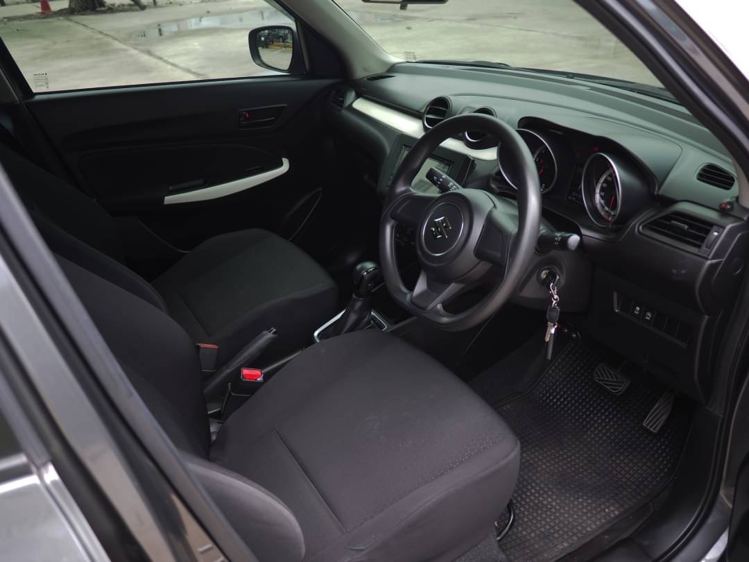 2018 Suzuki Swift สีเทา (รูปที่ 7)