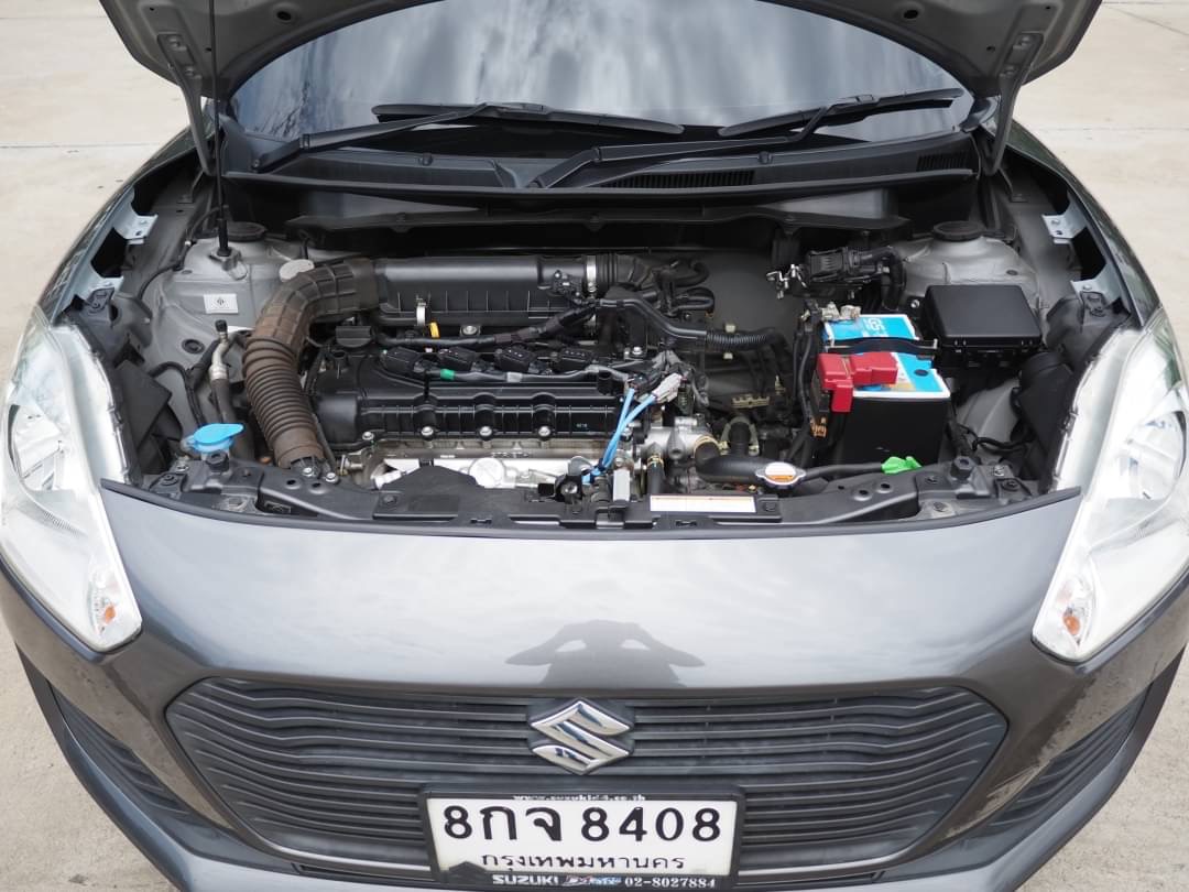 2018 Suzuki Swift สีเทา (รูปที่ 19)