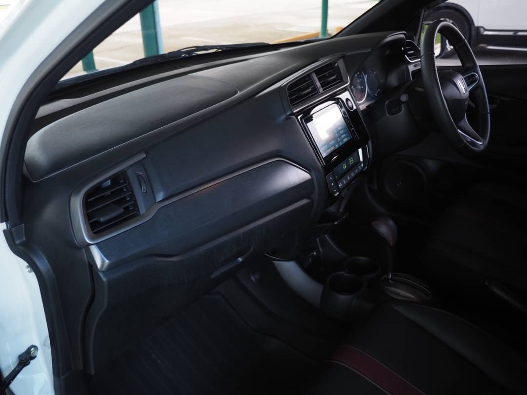 2019 Honda BR-V สีขาว (รูปที่ 13)