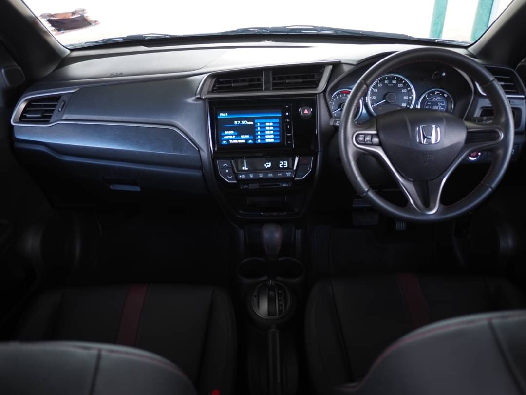 2019 Honda BR-V สีขาว (รูปที่ 11)