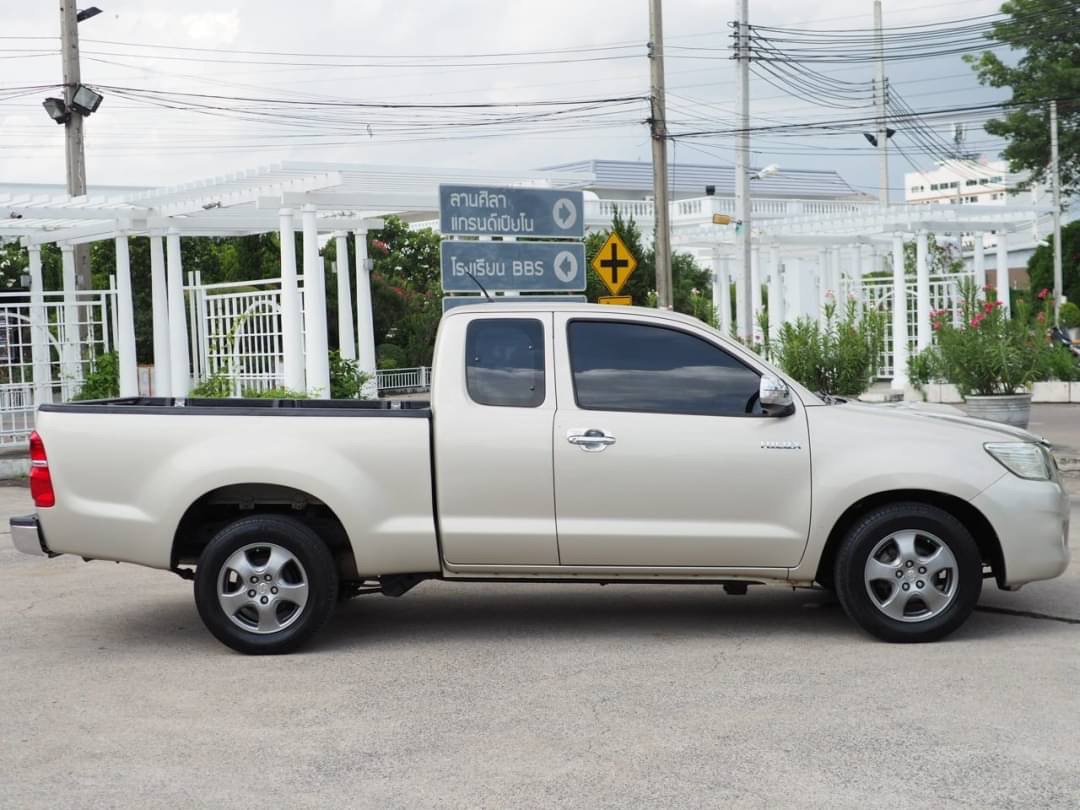 2012 Toyota Hilux Vigo Prerunner (Cab) สีทอง (รูปที่ 4)