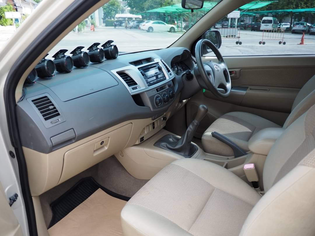 2012 Toyota Hilux Vigo Prerunner (Cab) สีทอง (รูปที่ 15)