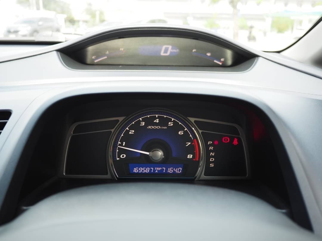 2008 Honda Civic FD สีขาว (รูปที่ 10)