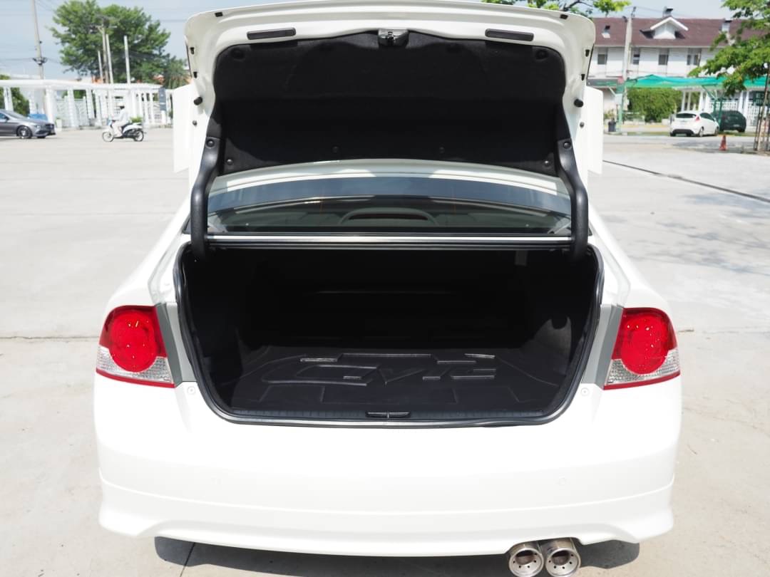 2008 Honda Civic FD สีขาว (รูปที่ 16)