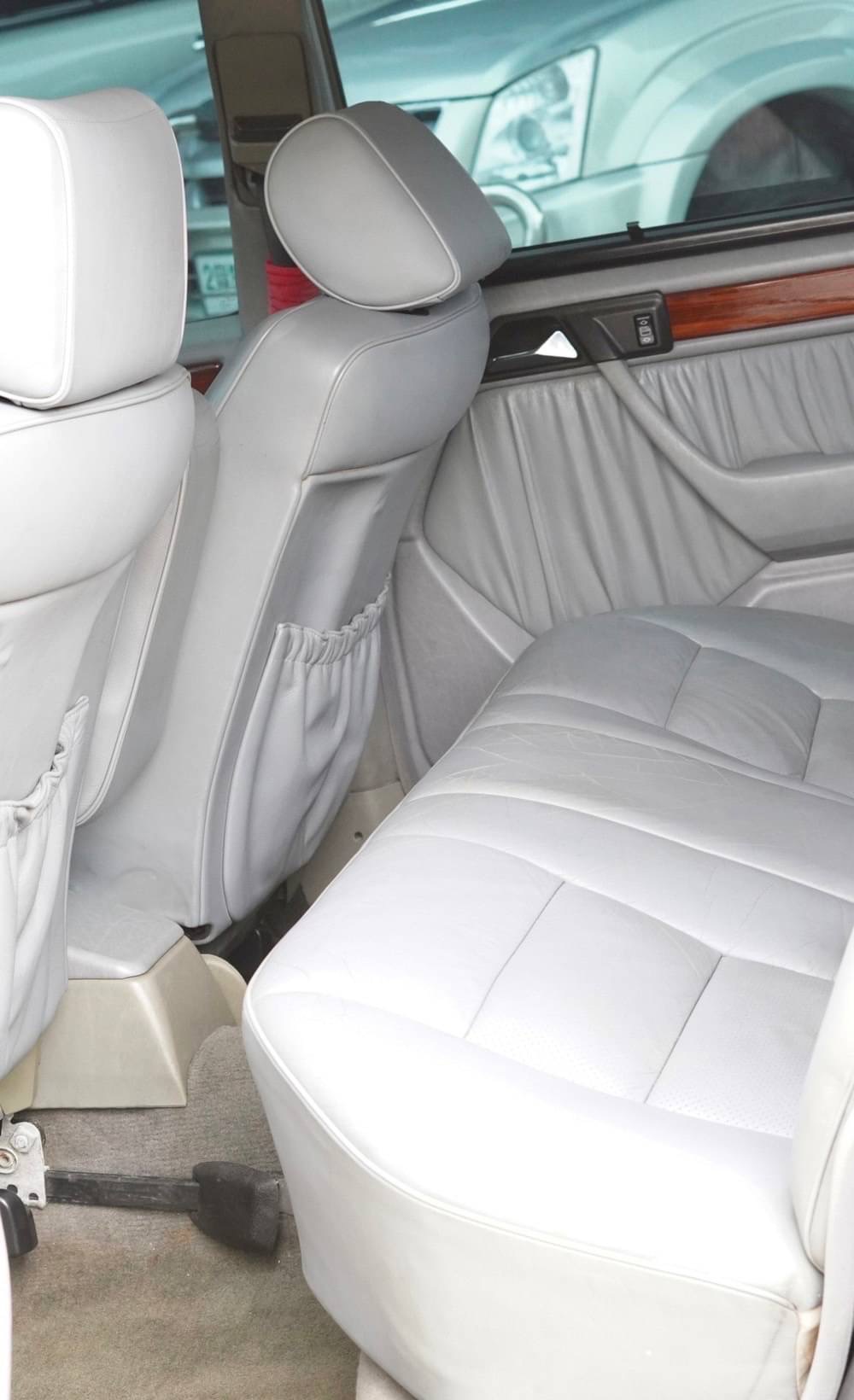 1995 Mercedes-Benz E280 masterpiece สีเทา (รูปที่ 16)