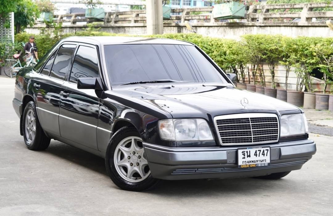 1995 Mercedes-Benz E280 masterpiece สีเทา (รูปที่ 4)