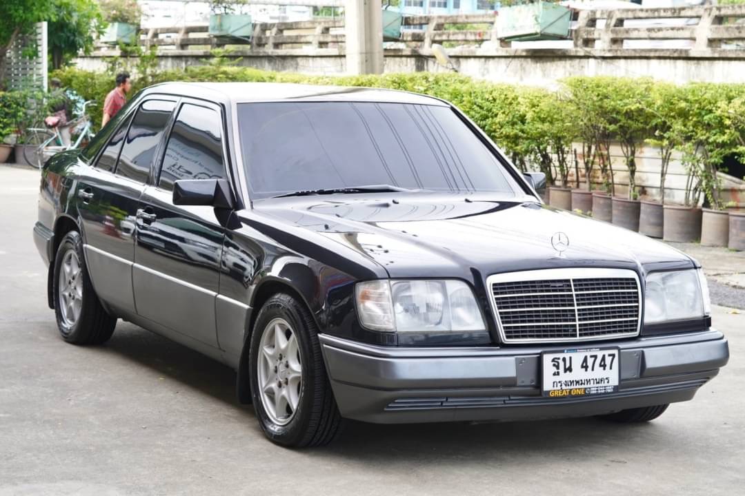 1995 Mercedes-Benz E280 masterpiece สีเทา (รูปที่ 2)