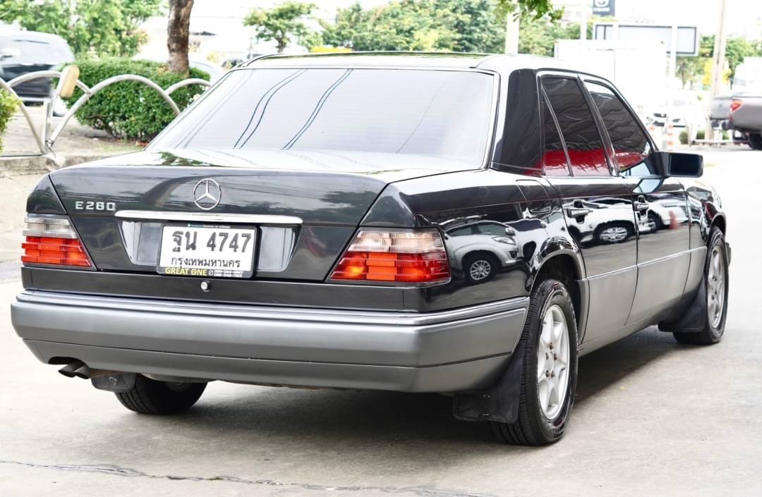 1995 Mercedes-Benz E280 masterpiece สีเทา (รูปที่ 7)