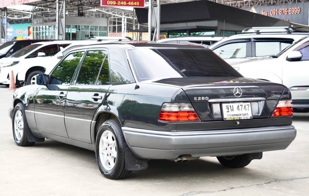 1995 Mercedes-Benz E280 masterpiece สีเทา (รูปที่ 6)