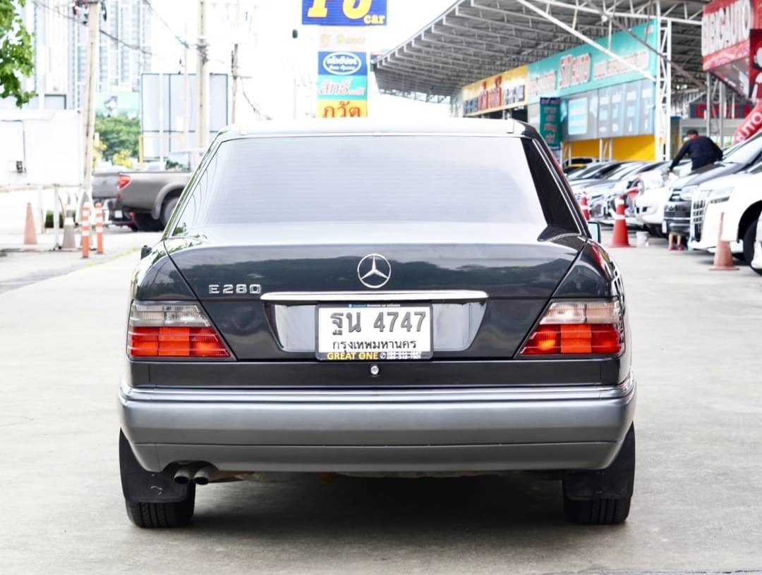 1995 Mercedes-Benz E280 masterpiece สีเทา (รูปที่ 8)