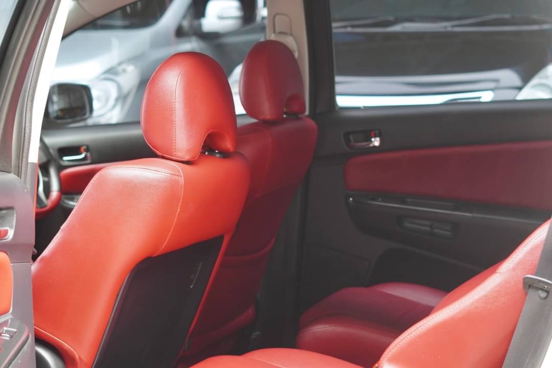 2009 Toyota Wish สีขาว (รูปที่ 9)