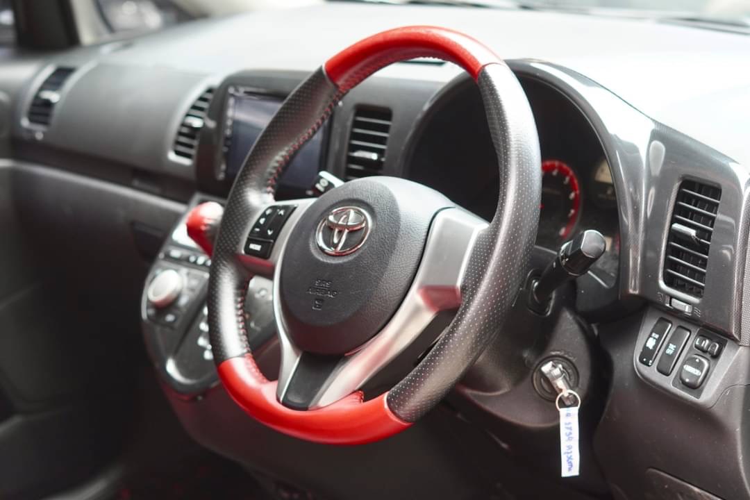 2009 Toyota Wish สีขาว (รูปที่ 7)