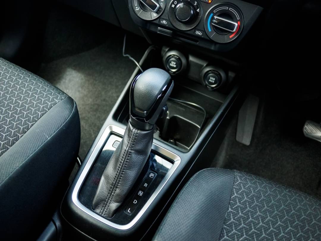 2019 Suzuki Swift สีน้ำเงิน (รูปที่ 19)