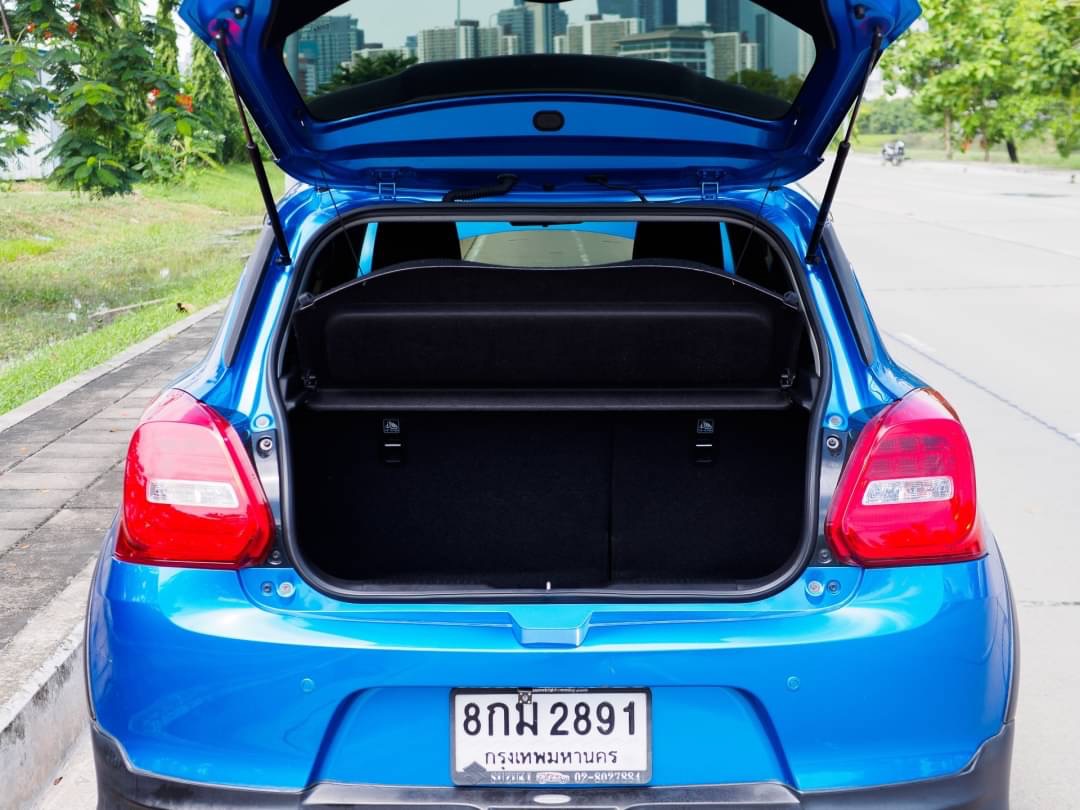 2019 Suzuki Swift สีน้ำเงิน (รูปที่ 17)