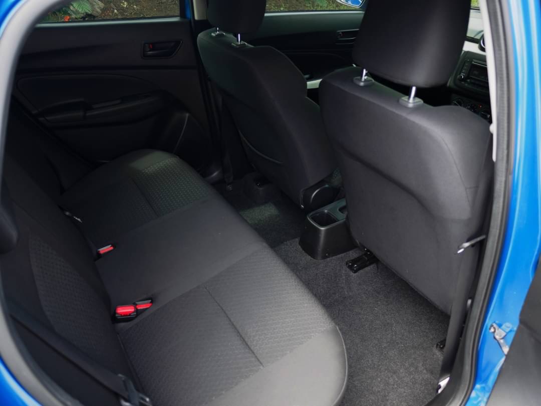 2019 Suzuki Swift สีน้ำเงิน (รูปที่ 12)