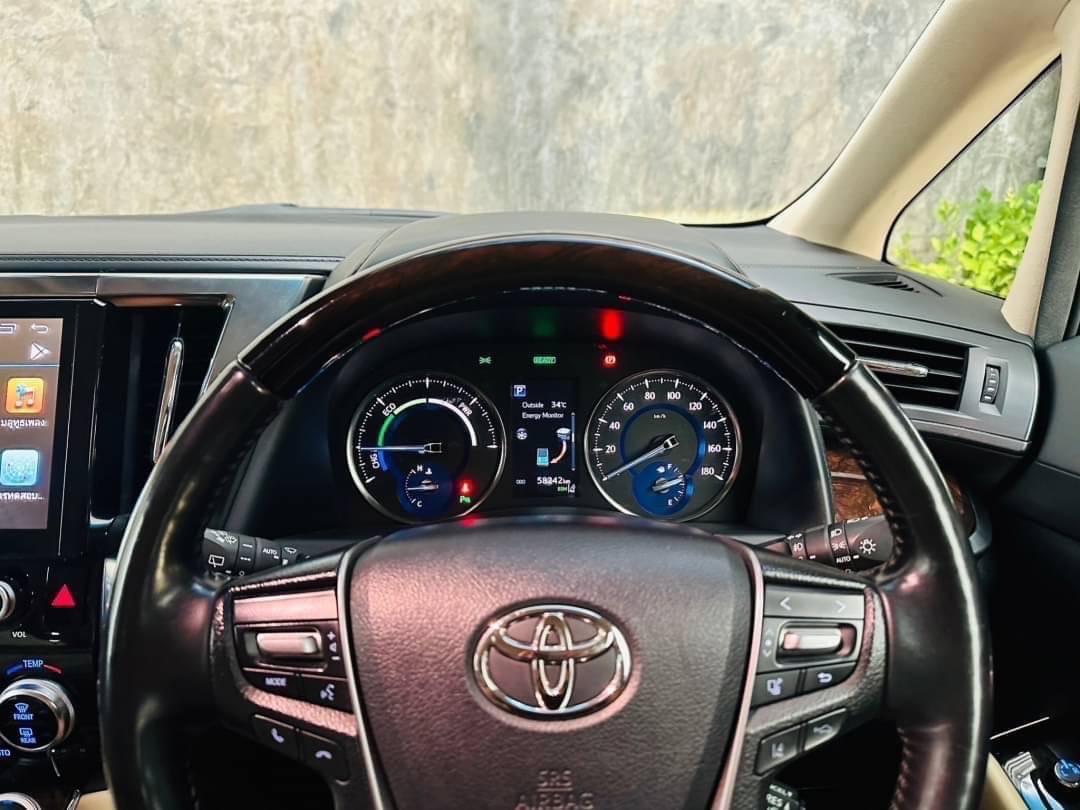 2021 Toyota Alphard สีดำ (รูปที่ 16)