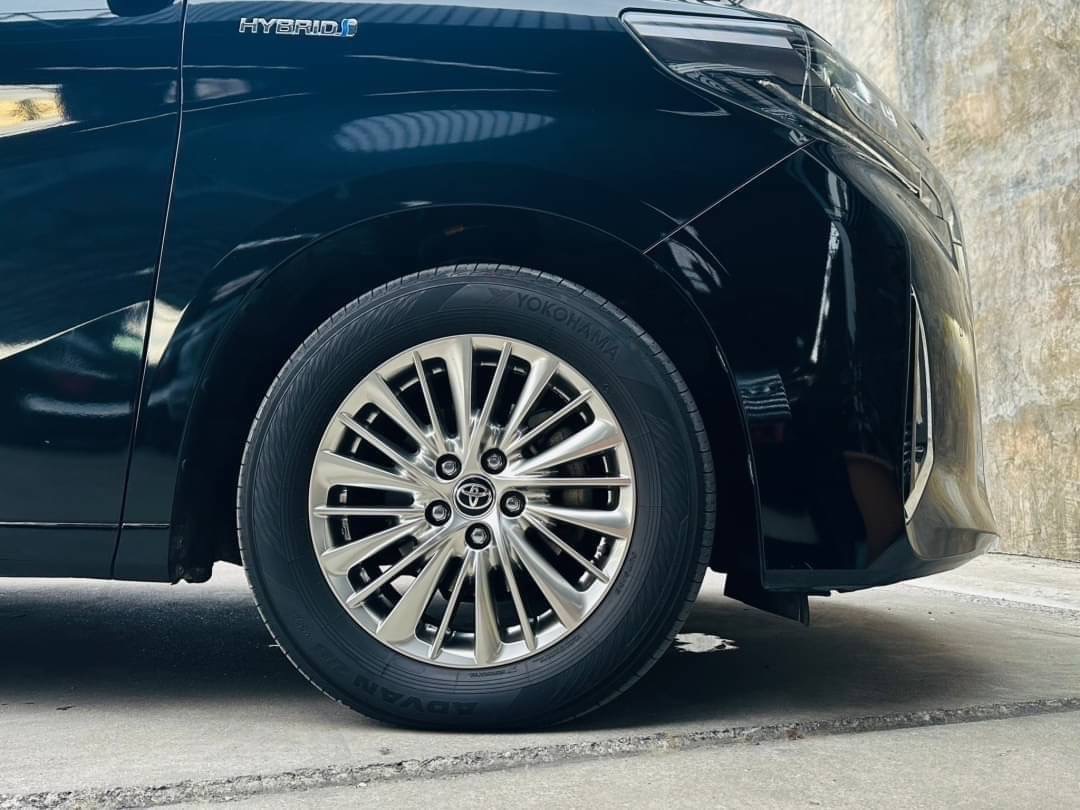 2021 Toyota Alphard สีดำ (รูปที่ 6)