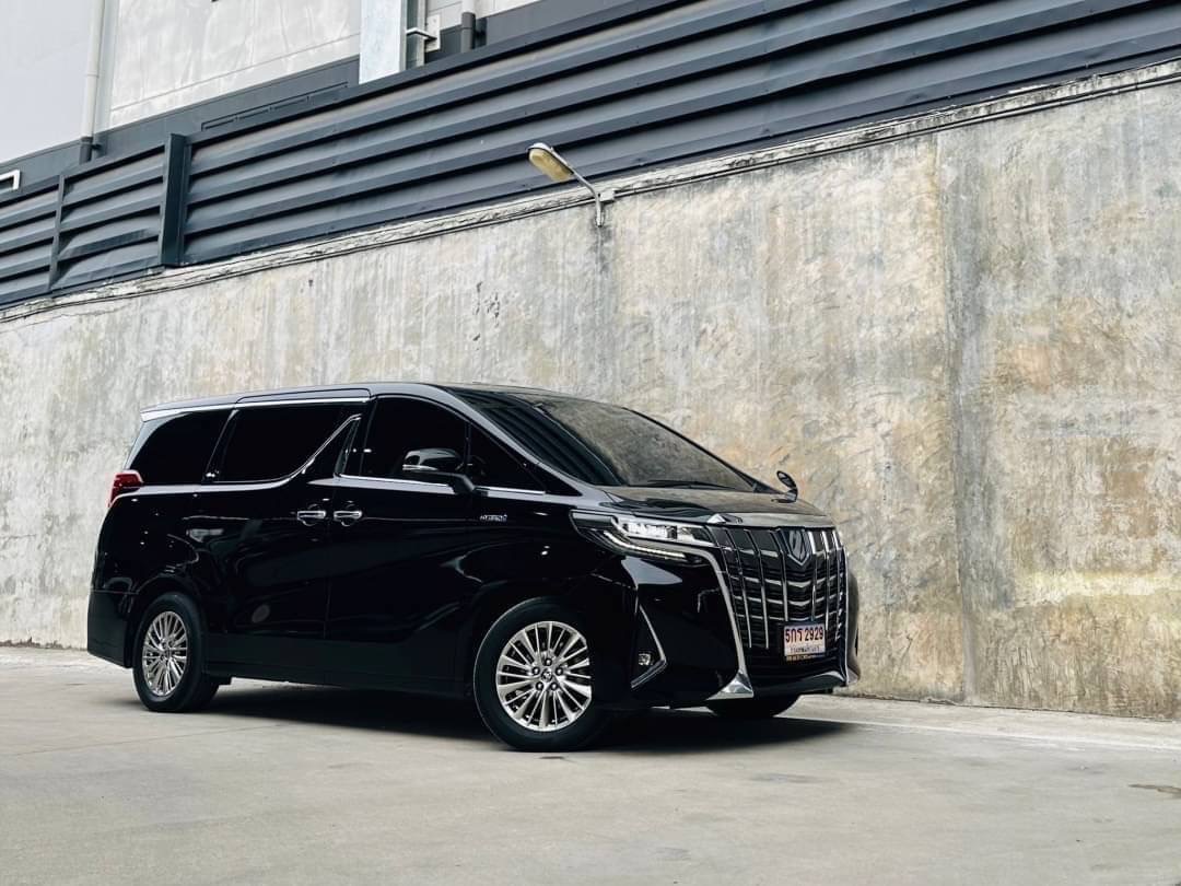2021 Toyota Alphard สีดำ (รูปที่ 2)
