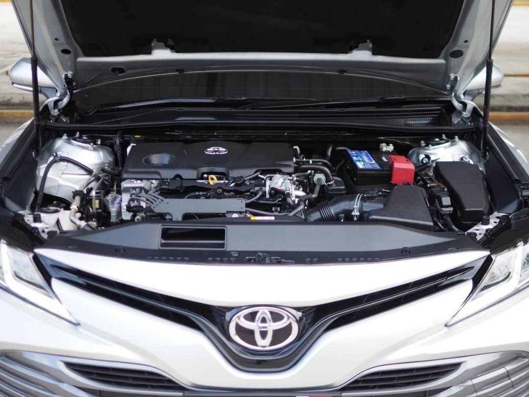 2019 Toyota Camry สีเงิน (รูปที่ 16)