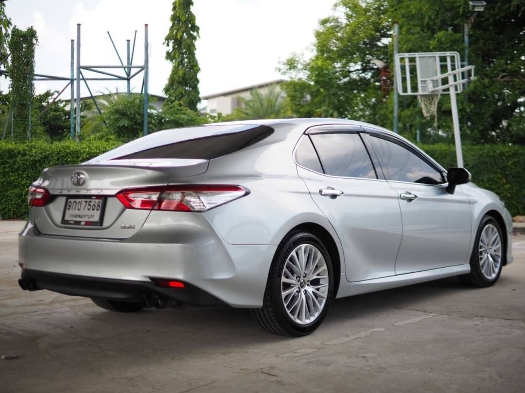 2019 Toyota Camry สีเงิน (รูปที่ 7)