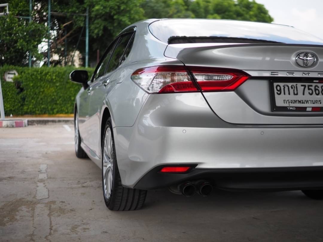2019 Toyota Camry สีเงิน (รูปที่ 5)