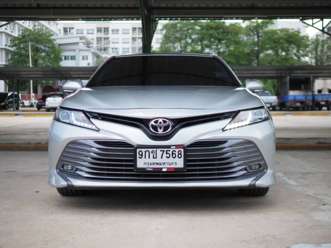 2019 Toyota Camry สีเงิน (รูปที่ 8)