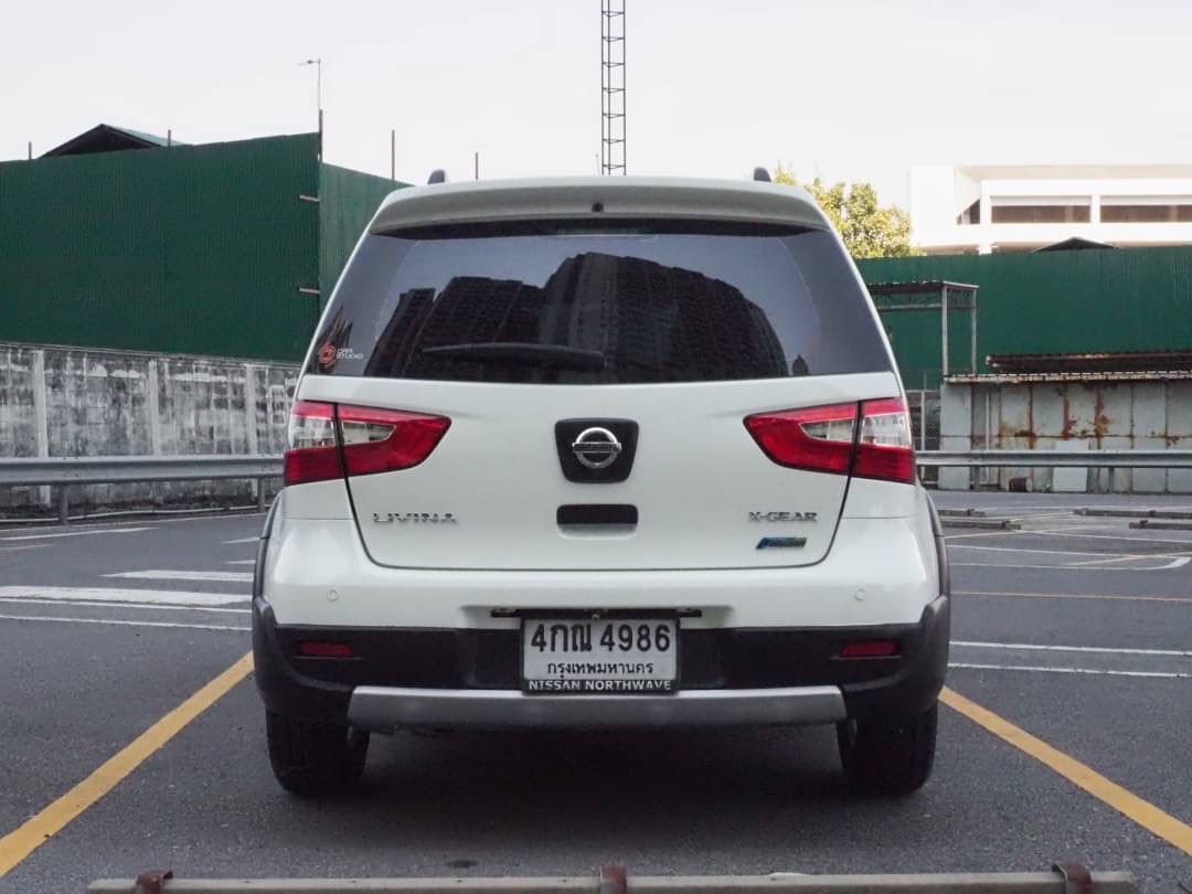 2014 Nissan Livina สีขาว