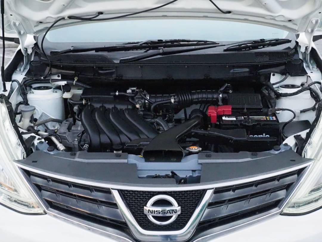 2014 Nissan Livina สีขาว (รูปที่ 17)