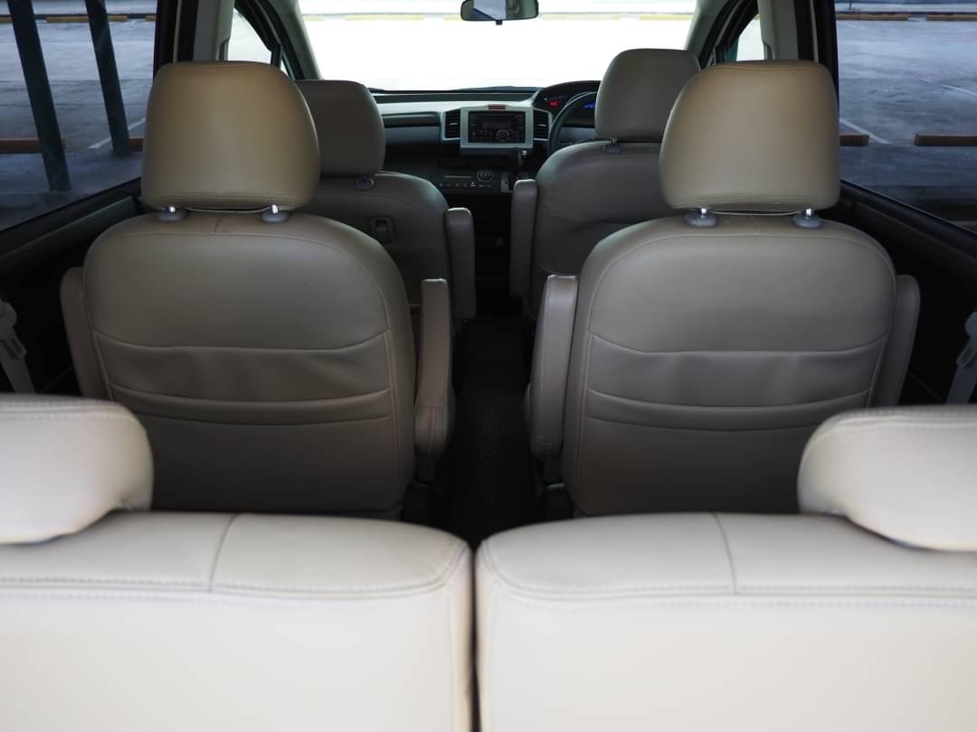 2013 Honda Freed สีขาว (รูปที่ 17)