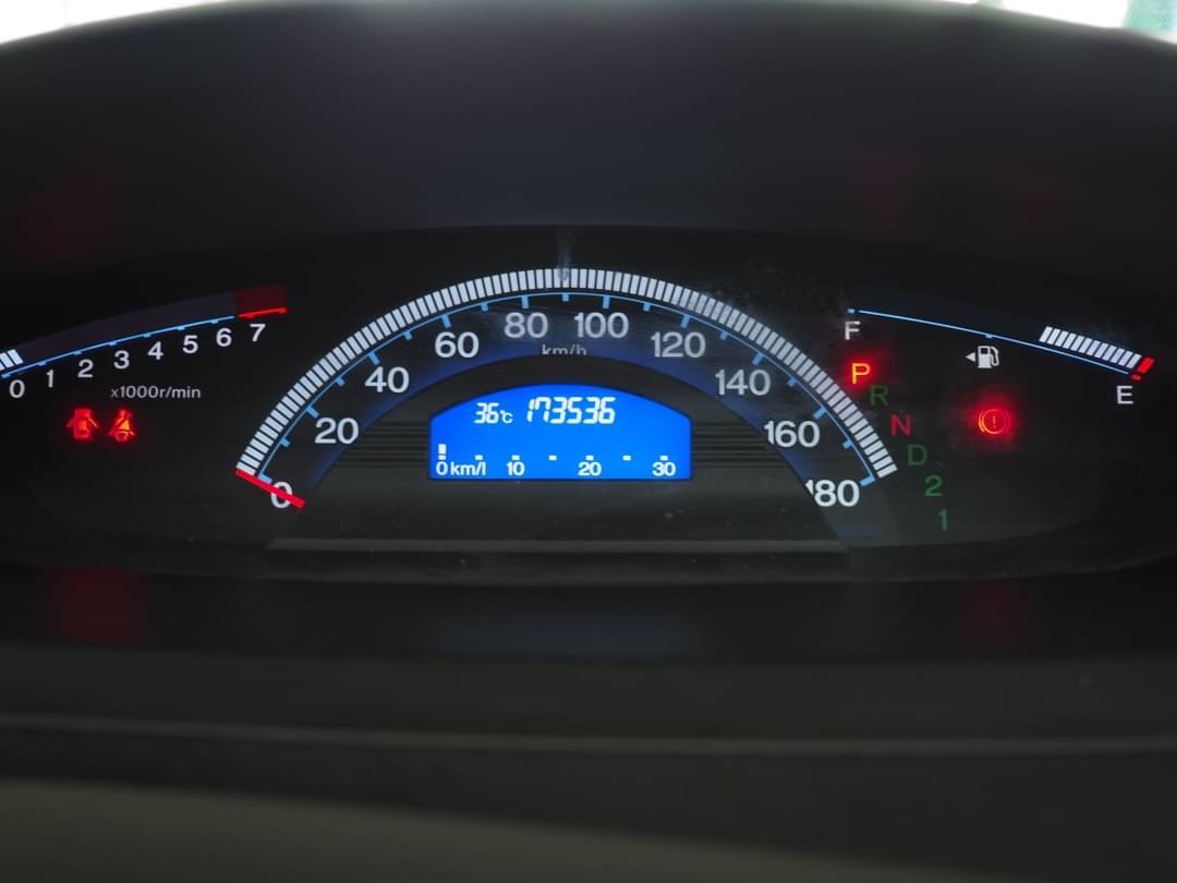 2013 Honda Freed สีขาว (รูปที่ 11)