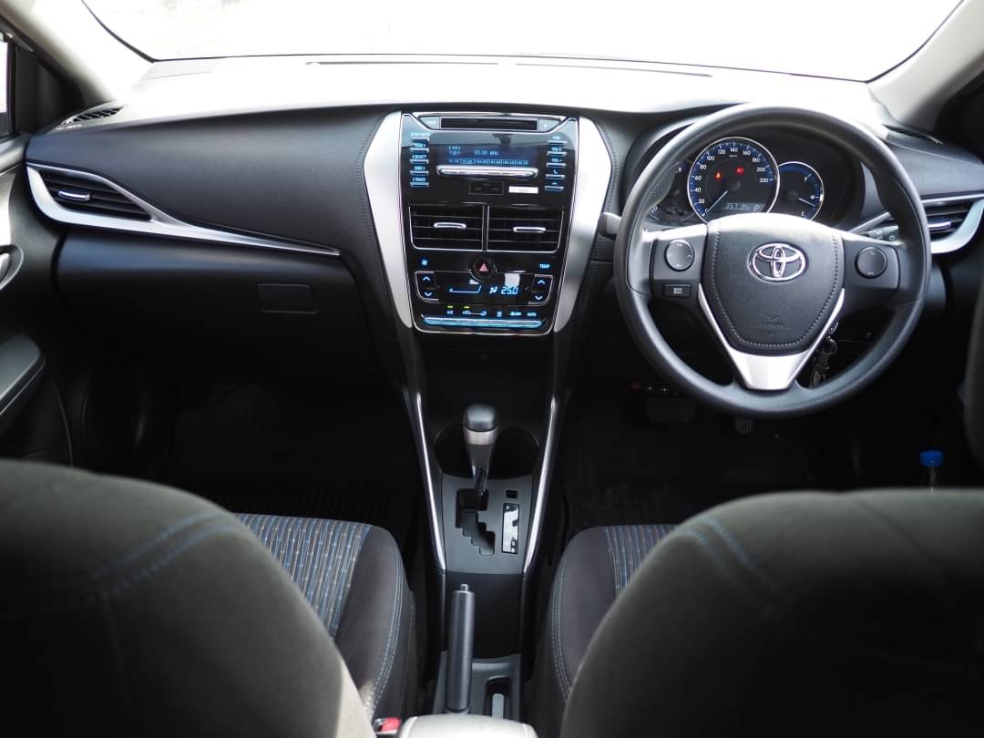 2018 Toyota Vios ไมเนอร์เชนจ์ สีเงิน (รูปที่ 10)