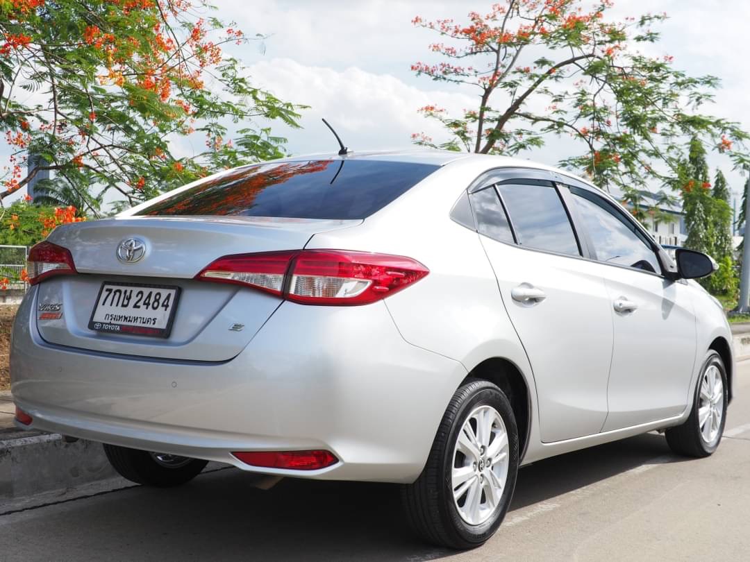 2018 Toyota Vios ไมเนอร์เชนจ์ สีเงิน (รูปที่ 6)