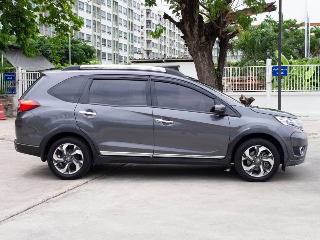 2016 Honda BR-V สีเทา (รูปที่ 6)