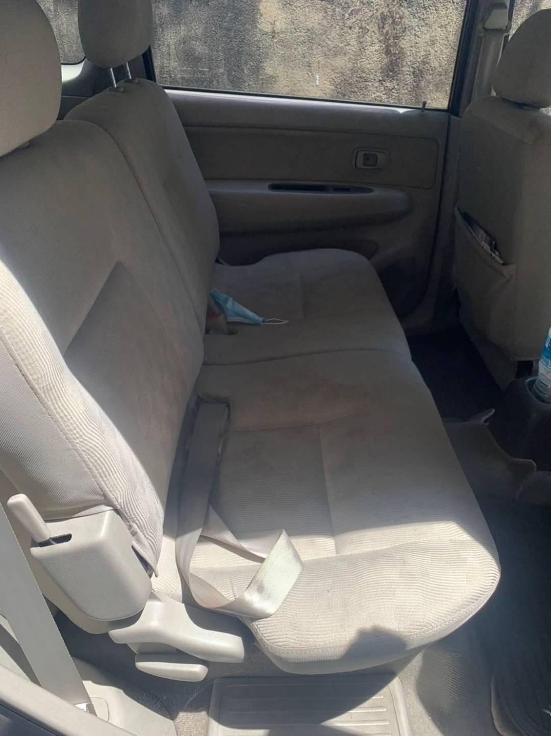 2010 Toyota Avanza สีดำ (รูปที่ 11)