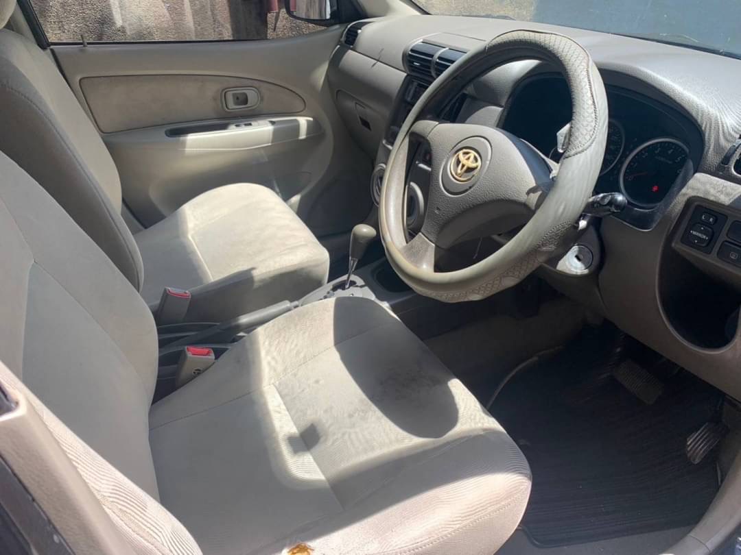 2010 Toyota Avanza สีดำ (รูปที่ 5)