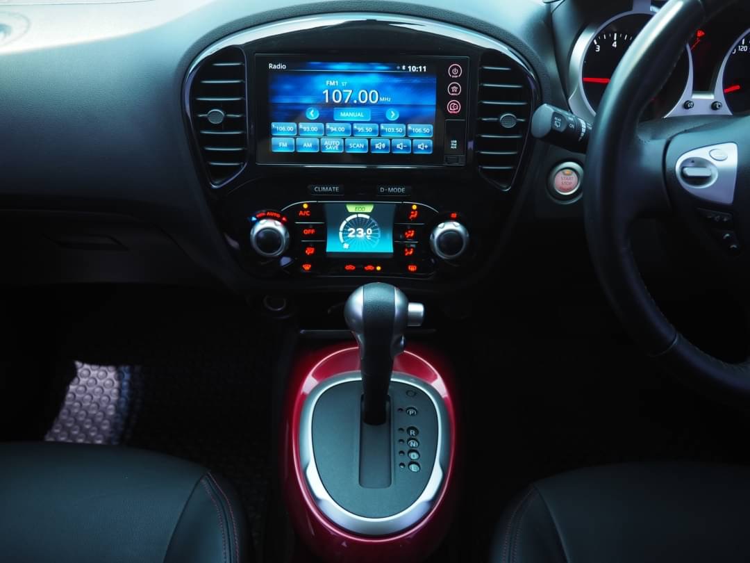 2017 Nissan Juke สีดำ (รูปที่ 8)